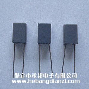 校正电容(róng)2.2UF 耐压63V